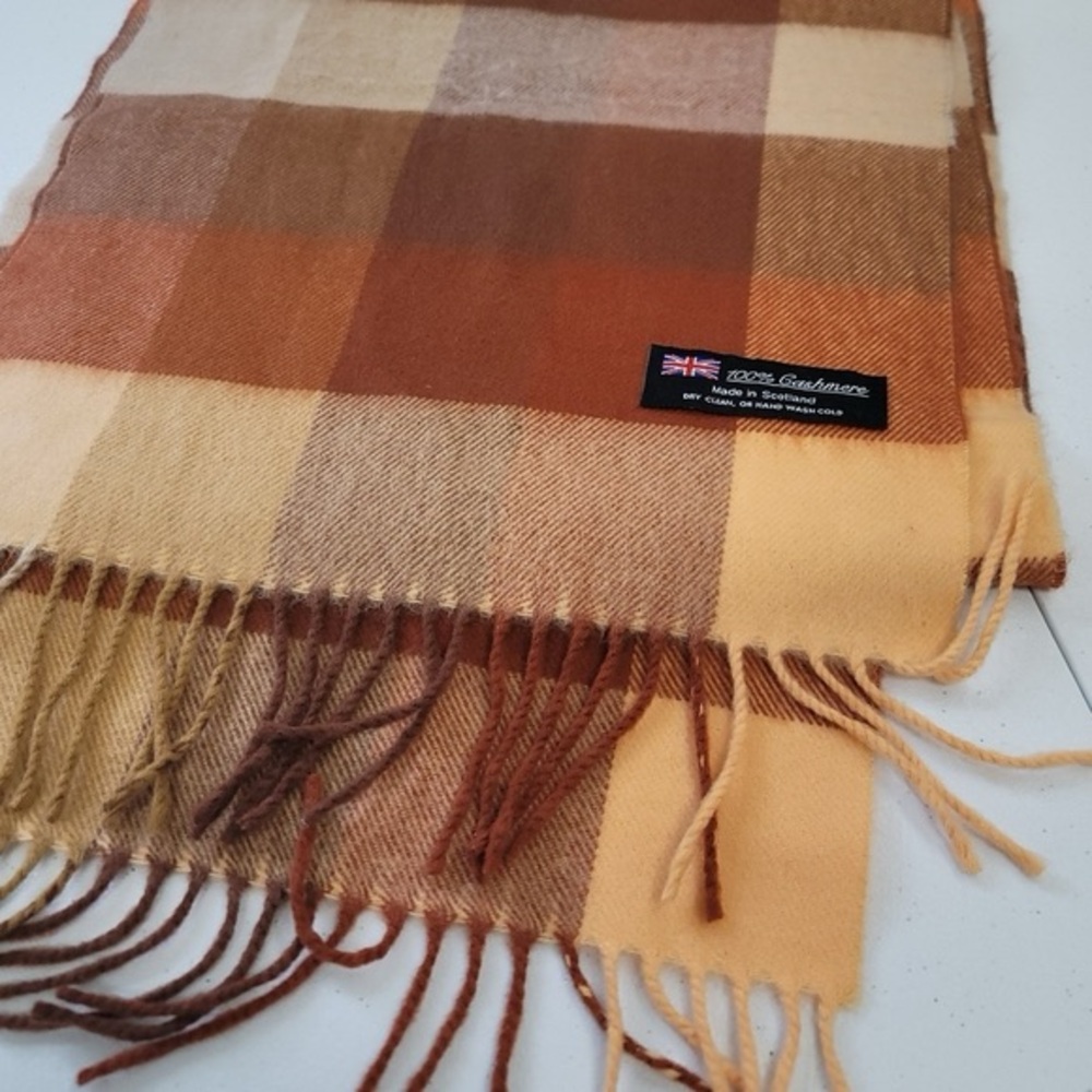Scottish 100% Cashmere Plaid Fringe scarf Made in Scotland